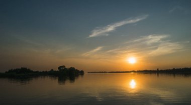 Kazan, Rusya Volga Nehri gün batımında