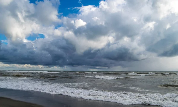 Dramatické Nebe Abnove Moře Poblíž Řím Itálie — Stock fotografie