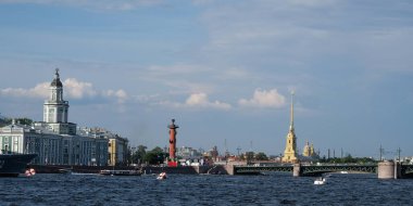 Neva seti: Kunstkamera, Rostral sütun ve Peter-Pavel 'in St. Petersburg, Rusya' daki Kalesi