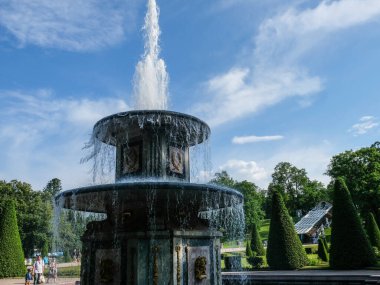 26 Temmuz 2020 - Peterhof, Rusya: Peterhof Alt Parkı Çeşmeleri