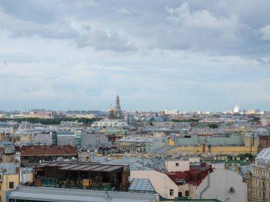 27 Temmuz 2020 - Saint Petersburg, Rusya: Petersburg yaz günü hava manzarası