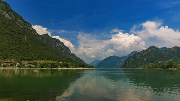 Jezero Horském Údolí Itálii Idrosee Nádherná Příroda Horách Itálie — Stock fotografie