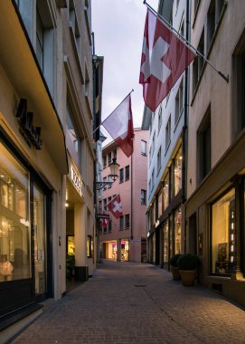 Bir sokak gece Zürih İsviçre