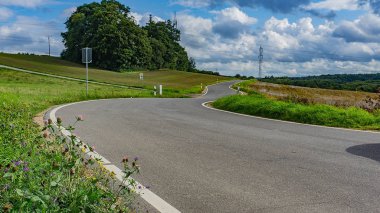 Köyün Sauerland Almanya alanına bir yol