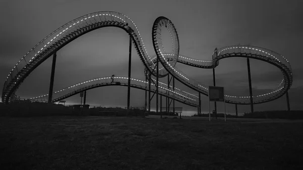 Işık ve metal Tiger ve kaplumbağa, Duisburg, Almanya Magic Mountain Sanat yapılmış