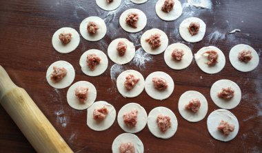 Et cepler (pelemene) - sahne hazırlanıyor