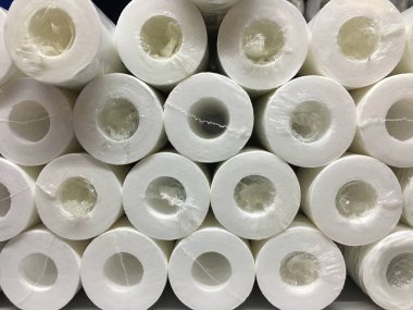 Su filtreleri. Karbon kartuşları, ev filtrasyon sistemi.