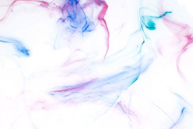 Beyaz kağıt arka planda renkli mürekkep ve suluboya doku. 