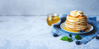 Taze muzlu krep yığını.