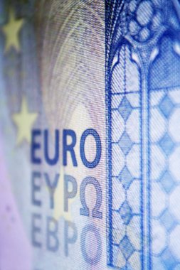 Bilgisayar monitöründe görüntülenen 20 euro banknot
