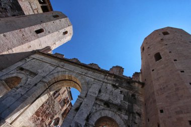 Spello, antik Roma ve Ortaçağ şehir, turistik ayrıntılar, Umbria, İtalya