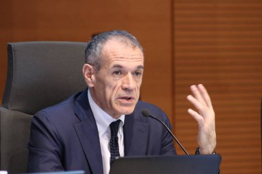 Modena - İtalya - Ocak 2019 - Carlo Cottarelli İtalyan ekonomist, kamu konuşma, Ekonomi Üniversitesi