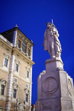 Modena, Emilia Romagna, İtalya, Piazza Roma ve Ciro menotti anıt, UNESCO Dünya Miras Listesi