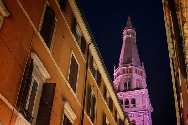 Modena Emilia Romagna Talya Ghirlandina Kulesi Ile Pembe Işıklar Unesco — Stok fotoğraf