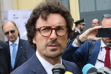 Modena, Italia, 17 Mayıs 2019 - İtalyan bakan Danilo Toninelli, Motor Valley sergisini ziyaret etti