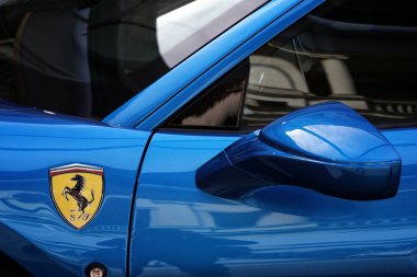 Modena, İtalya, Mayıs 2019 - Motor Valley Fest sergisi, Ferrari F8 Tribute detayı