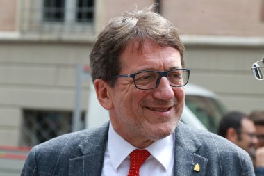 Modena - İtalya - Mayıs 2019 - Giancarlo Muzzarelli Yeni belediye başkanı Modena, İtalya