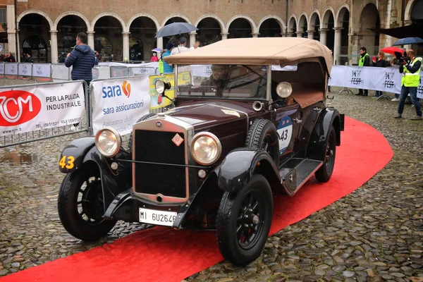 Mille Miglia Tarihi Otomobil Yarışı Modena Mayıs 2019 Fiat Araba — Stok fotoğraf