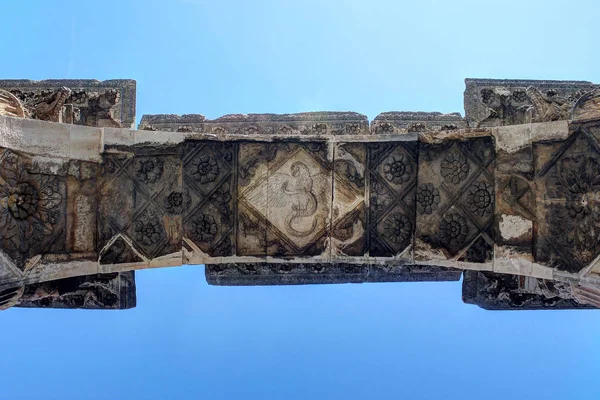Pula Starověký Sergi Monumentální Oblouk Starověké Římské Město Istria Chorvatsko — Stock fotografie