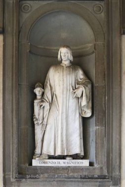 Lorenzo de Medici heykeli Uffizi Müzesi sarayında, Floransa, Toskana, İtalya