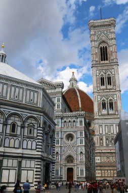 Santa Maria Fiore cephesinde vaftiz, Floransa, İtalya, dünya mirası sahasında.