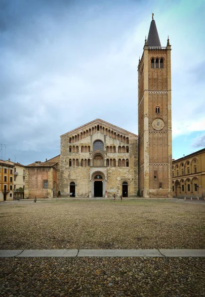 Parma Uitzicht Romaanse Kathedraal Klokkentoren Het Dom Plein Emilia Romagna — Stockfoto