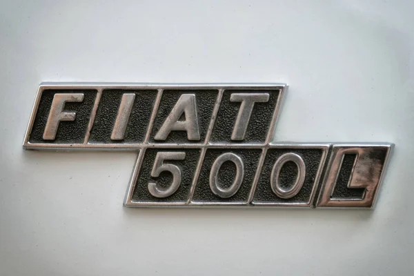 Klasický Historický Detail Vozu Logo Fiat 500 — Stock fotografie