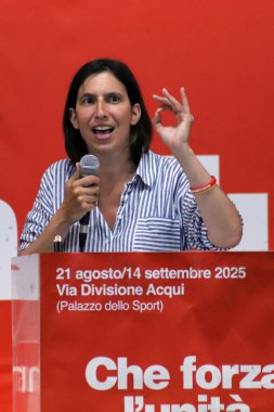 Modena, İtalya, 1 Eylül 2025 - Elly Schelin, Demokrat Parti sekreteri, İtalyan siyasetçi, Demokrat Parti PD kongresinde halk siyasi mitingi