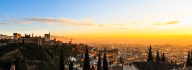 Granada, Espaa. Andalucia, İspanya Granada'da Alhambra panoramik manzaralı