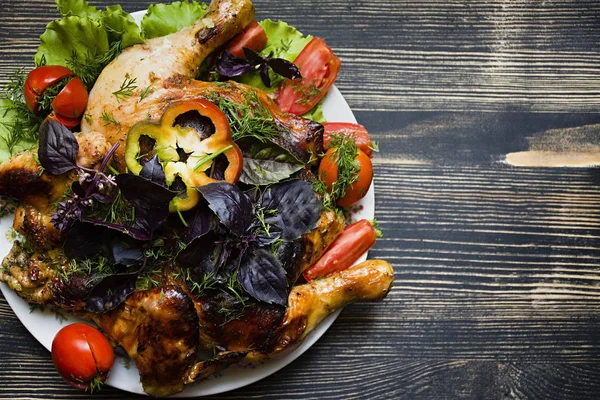 Tobacco Chicken and Fresh Vegetables — Stock Photo, Image