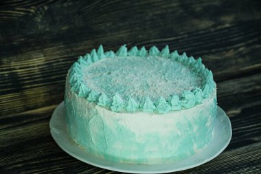 Ombre yeşil kek kutlama koyu ahşap zemin için