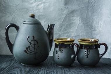 Koyu çay seti. Asya tarzı. Koyu ahşap arka plan.