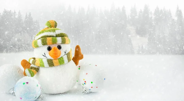 Schneemann Auf Blauem Hintergrund Mit Kopierraum Weihnachtlicher Hintergrund Banner — Stockfoto