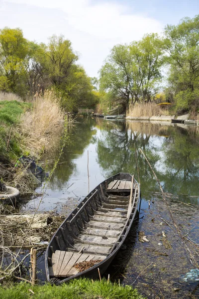 Altes Holzboot Ufer Des Flusses — Stockfoto