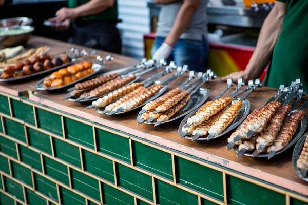 Barbecue Gebakken Shish Kebab Van Varkensvlees Gebakken Kippenvlees Lam Houtskool — Stockfoto