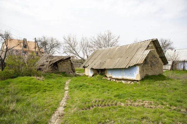 Estragou Casa Velha Ruínas Uma Casa Feita Casca Rocha Palha — Fotografia de Stock