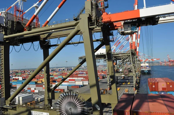 Vista Del Puerto Industrial Con Contenedores Luz Del Día — Foto de Stock