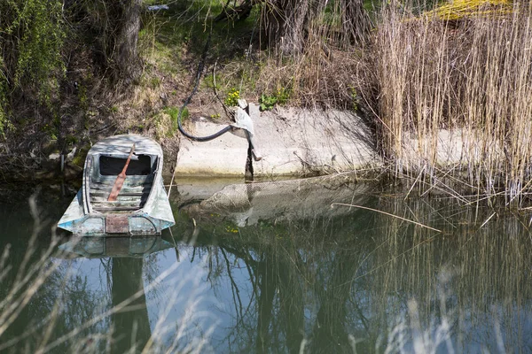 Altes Holzboot Ufer Des Flusses — Stockfoto