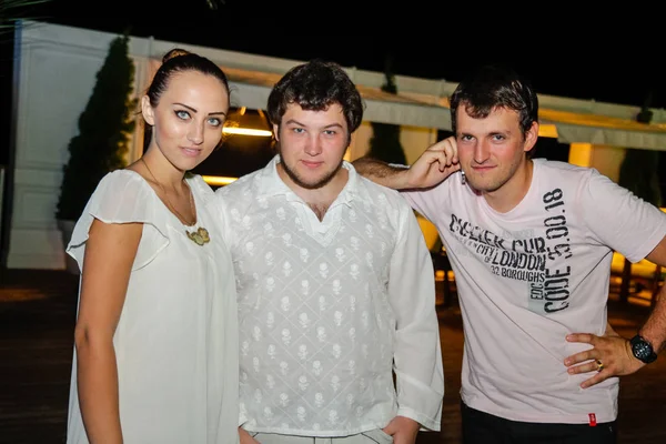 Odessa Ucraina Giugno 2013 Bono Beach Club Persone Posa Durante — Foto Stock