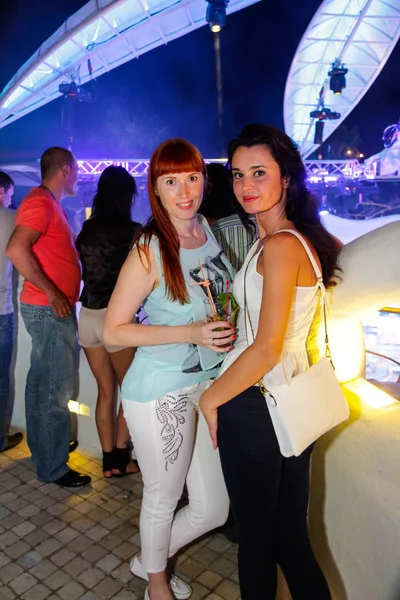 Odessa Ukraine Juni 2013 Ibiza Night Club Menschen Lächeln Und — Stockfoto