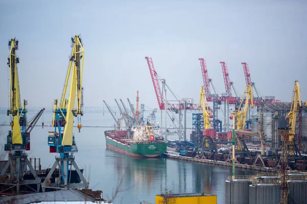 Port Terminal Ładunków Masowych Pochmurny — Zdjęcie stockowe