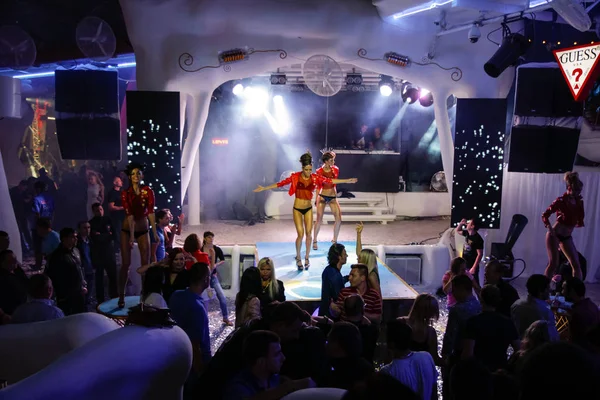 Odessa Ukraine Mai 2013 Dancers Tanzshow Nachtclub Mit Bunten Lichtern — Stockfoto