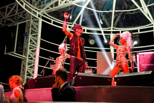 乌克兰奥德萨 2013年6月14日 去跳舞吧 在夜总会的舞蹈表演 夜间派对期间的表演表演 — 图库照片