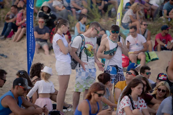 Odessa Ucrania Agosto 2017 Fiesta Verano Playa Espectadores Playa Durante —  Fotos de Stock