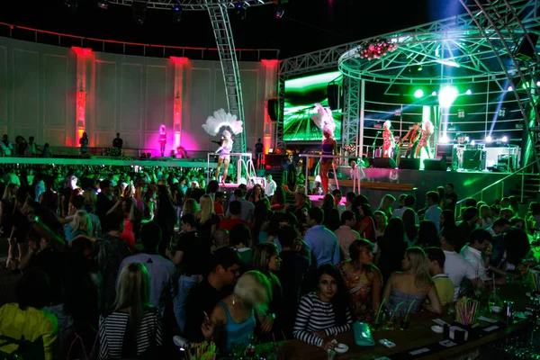 Odessa Ucrânia Junho 2013 Night Club Festa Pessoas Desfrutando Música — Fotografia de Stock