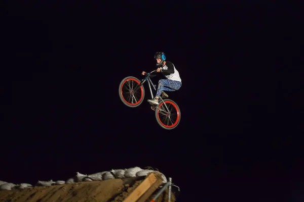 Odessa Ukraine August 2017 Unidentified Bmx Rider Making Night Bike — Stock Photo, Image