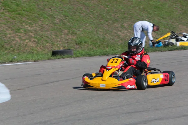 Oděsa Ukrajina Dubna 2017 Motokár Děti Mládež Dospělé Motokárách Ovladače — Stock fotografie