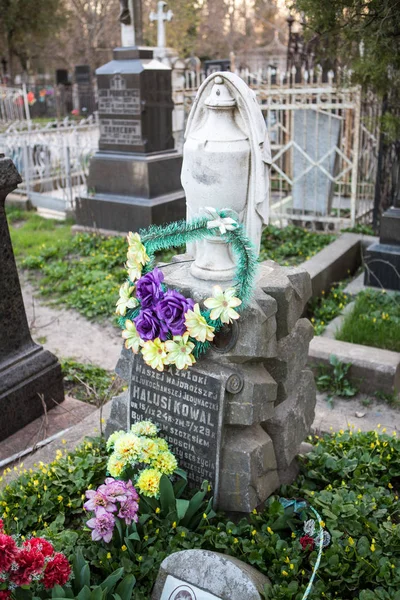 Alter Grabstein Auf Friedhof — Stockfoto