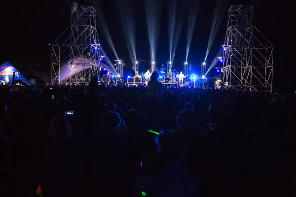 Sagome Folla Concerto Fronte Luci Scena Luminose Folle Concerto Musica — Foto Stock