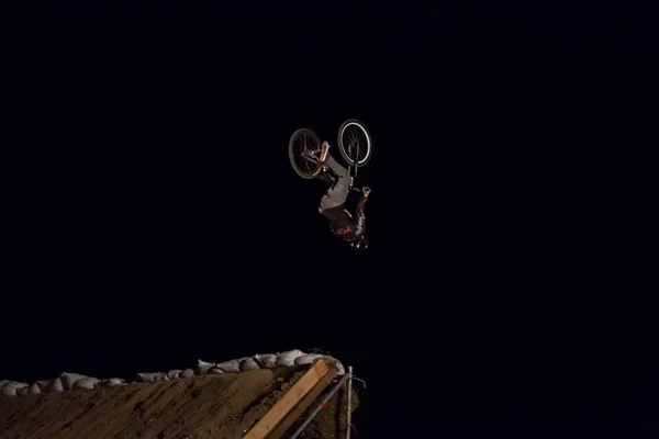 Odessa Ucrânia Agosto 2017 Ciclista Bmx Não Identificado Fazendo Salto — Fotografia de Stock